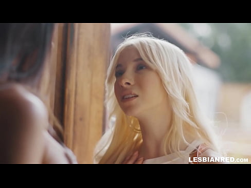 ❤️ D'Meedche kënnt e puer Méint méi spéit heem a schléisst op d'Stiefmamm hir Muschi iessen ❤ Hausgemachte Porno op lb.filmepornonline.ru ❌️
